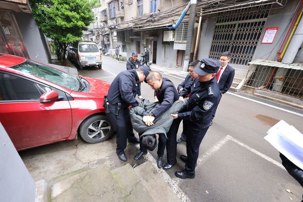 (法头)两天行动 十名拒执者被拘(分离(8371623)-20240329101006